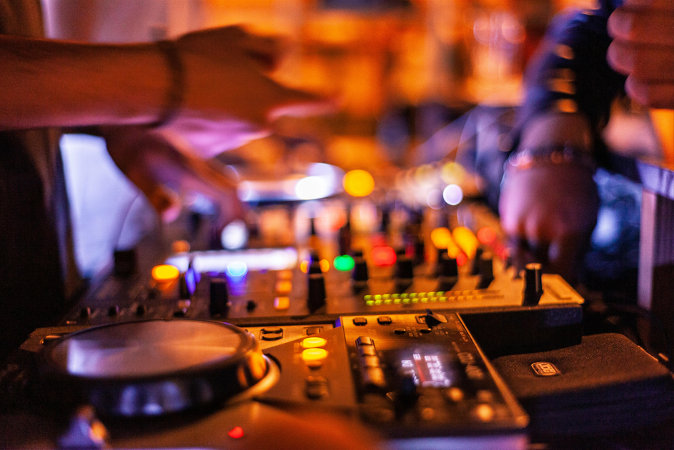 Prestataires incontournables pour un événement réussi : traiteur, photographe, DJ… Prestataires incontournables pour un événement réussi : traiteur, photographe, DJ…